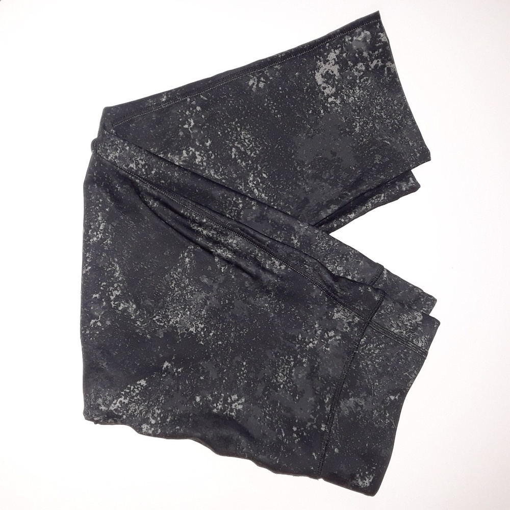 Under armor compression  Capri workout pants